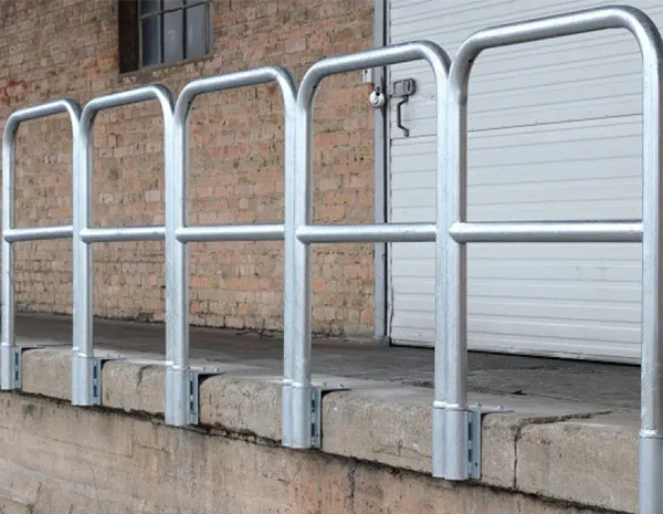 How to extend the life of zinc steel guardrail